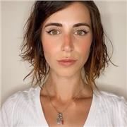 Mi sono laureata circa un anno fa ed attualmente sto per conseguire il Master in Visual Art allo Ied di Milano, sono appassionata di arte e tecnologie applicate, ho frequentato molti corsi fuori dal mio indirizzo per quanto riguarda la storia dell'arte. I